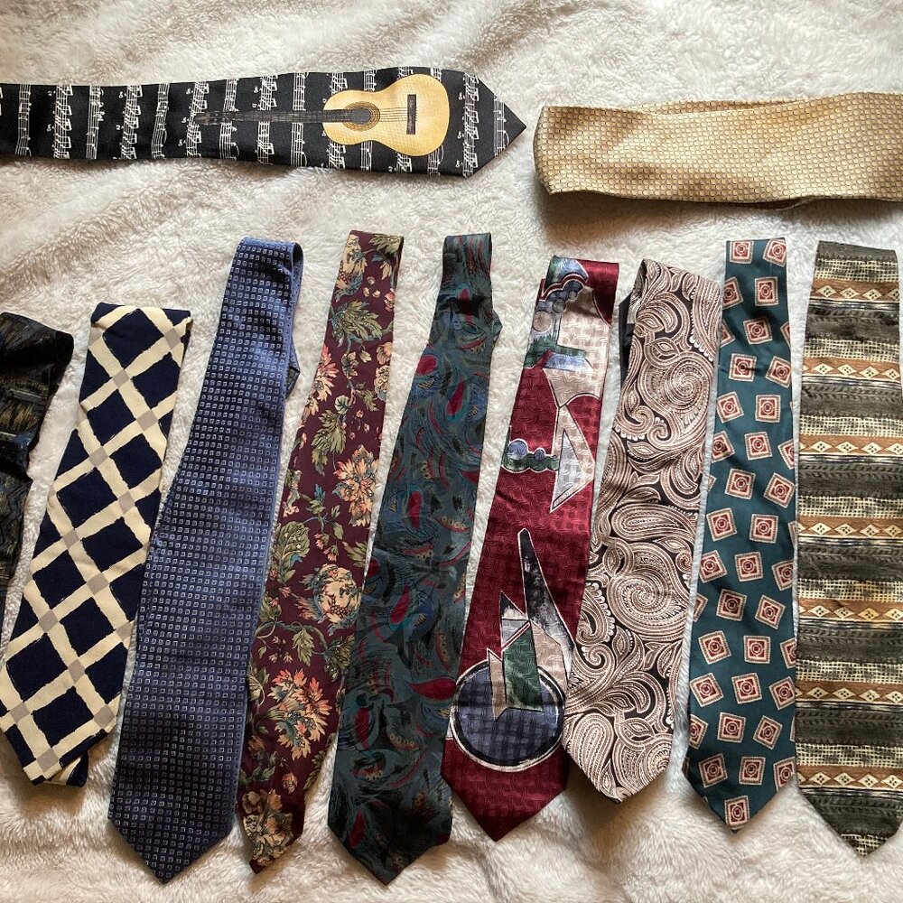 Lot of (12) Men's Neck Ties